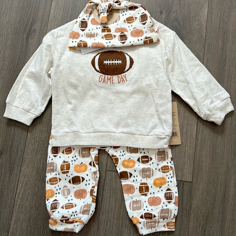 NWT 3 pc set game day/pumking set 18mos
